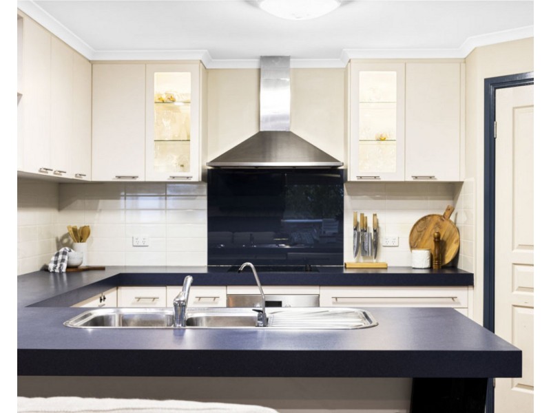 23 Traverston Court, Preston QLD 4352