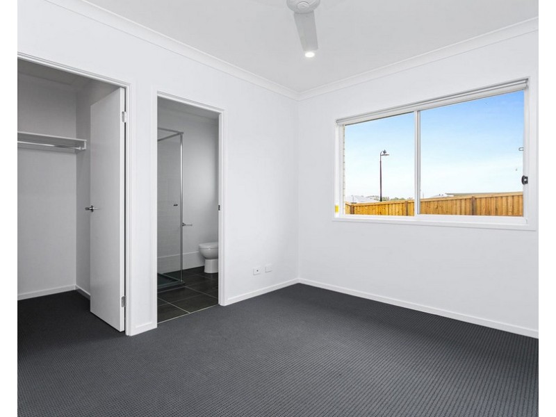 2 Merivale Court, Plainland QLD 4341