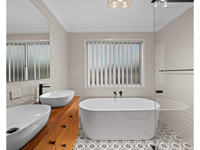 2/33 Helen Street, Newtown QLD 4350