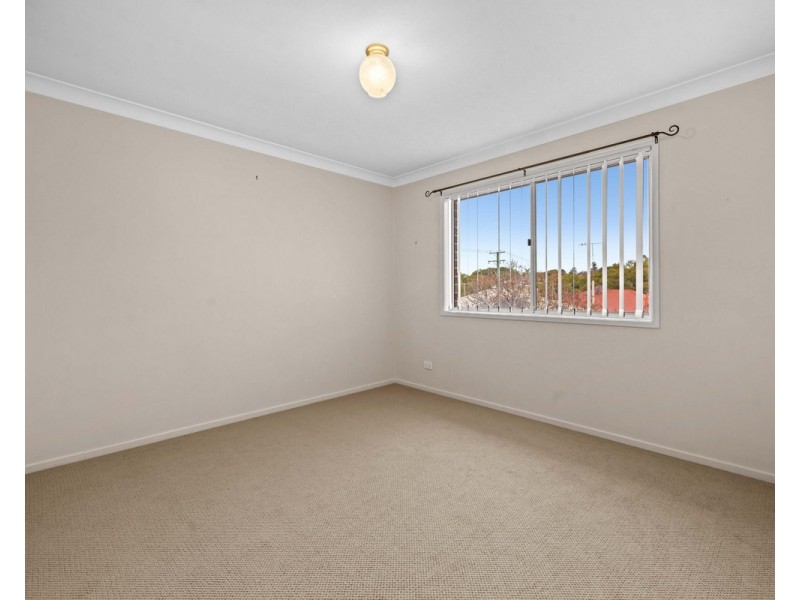 2/33 Helen Street, Newtown QLD 4350