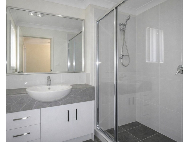 1/172 Handley Street, Darling Heights QLD 4350