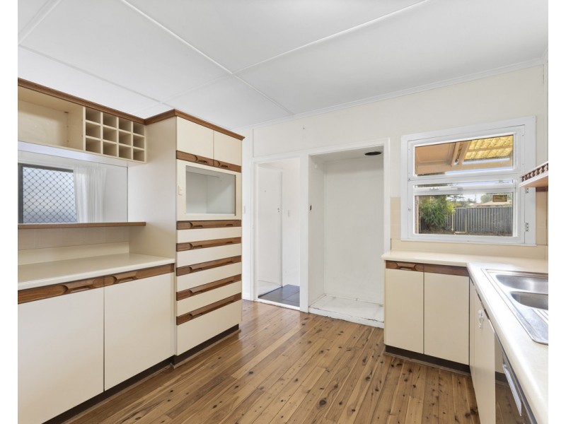 11 Rosina Street, Newtown QLD 4350