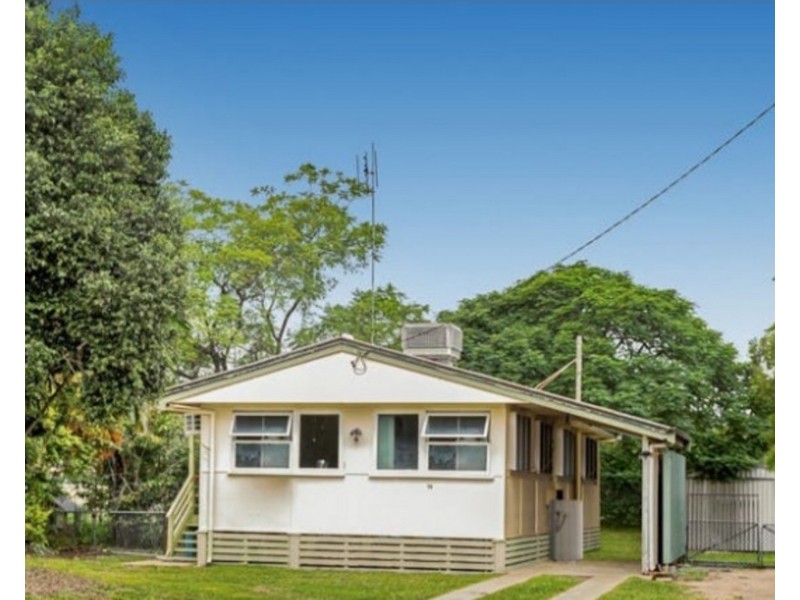 16 McArthur Street, Moura QLD 4718