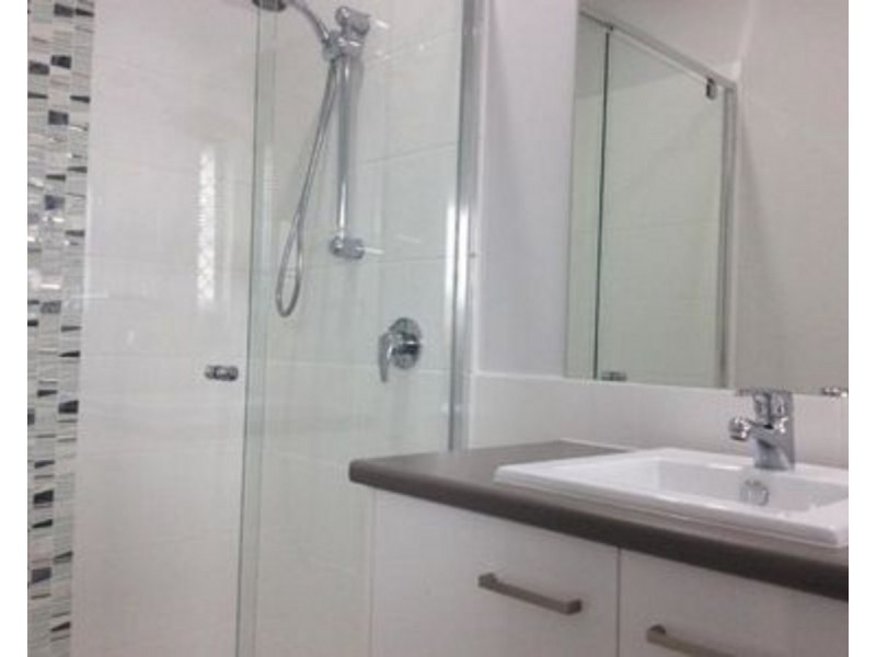 2/4 Corack Avenue, Cambooya QLD 4358