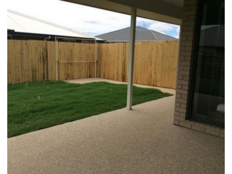 2/4 Corack Avenue, Cambooya QLD 4358