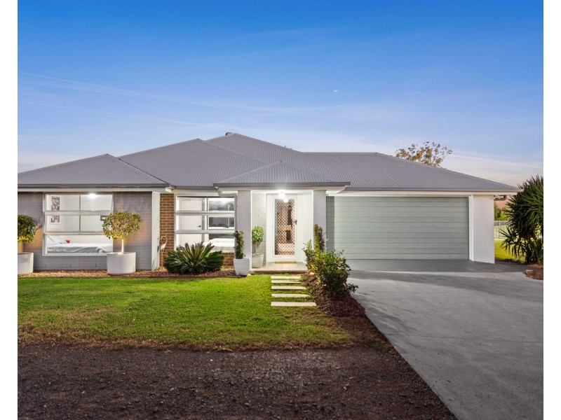 15 Colonial Drive, Gowrie Junction QLD 4352