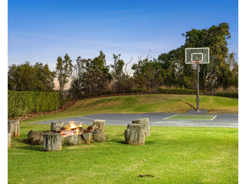 15 Colonial Drive, Gowrie Junction QLD 4352