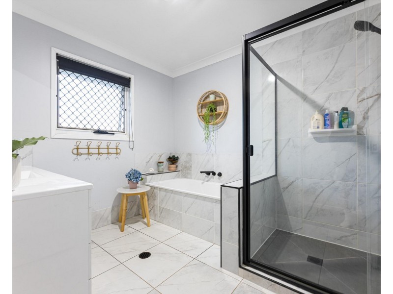 15 Colonial Drive, Gowrie Junction QLD 4352