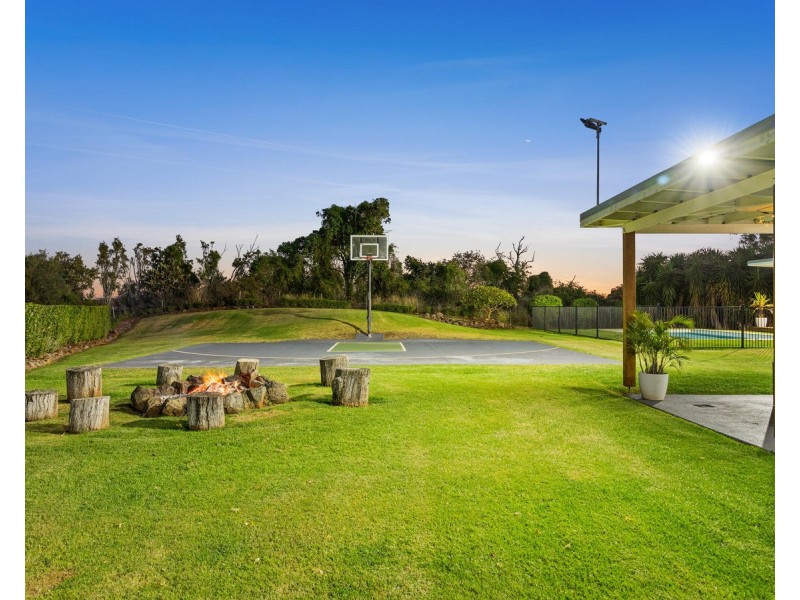 15 Colonial Drive, Gowrie Junction QLD 4352