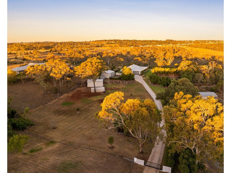 15 Colonial Drive, Gowrie Junction QLD 4352