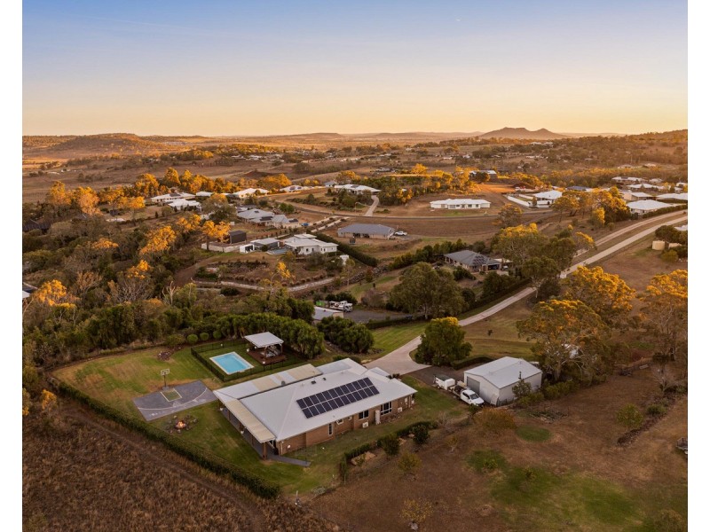 15 Colonial Drive, Gowrie Junction QLD 4352