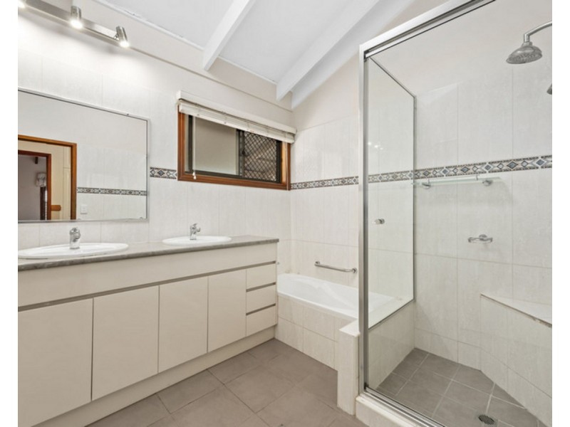 87 Glencoe Road, Withcott QLD 4352