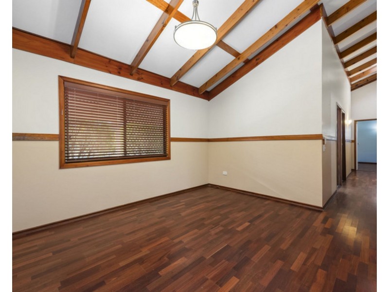 87 Glencoe Road, Withcott QLD 4352