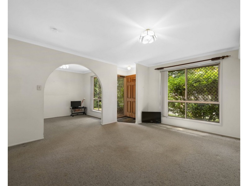 6 Kurrajong Street, Newtown QLD 4350