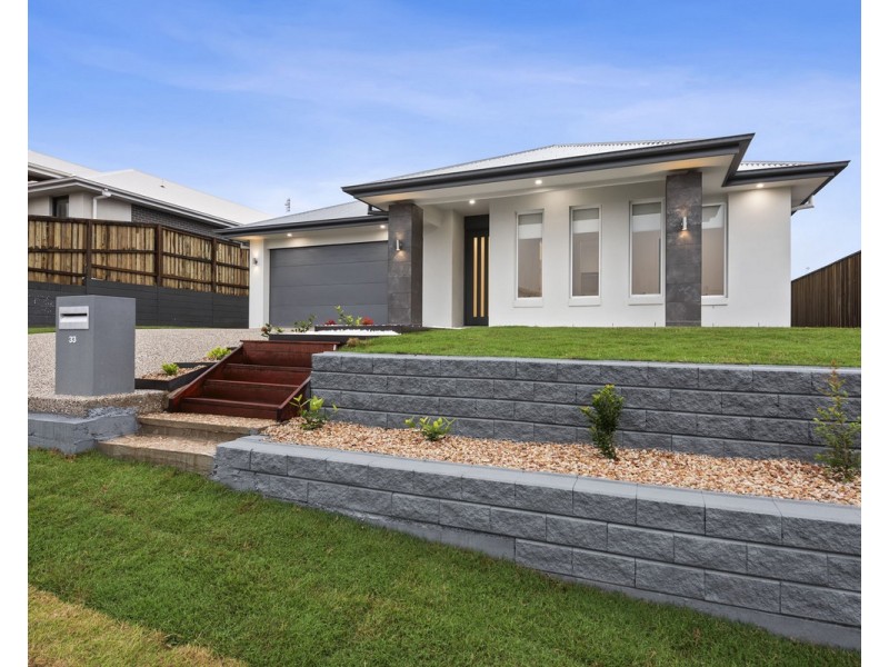 33 Kynoch Crescent, Mount Kynoch QLD 4350