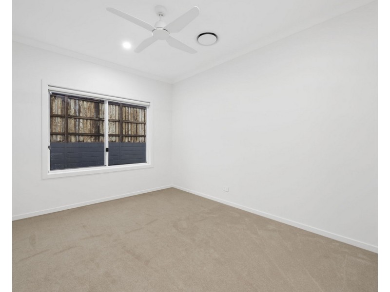 33 Kynoch Crescent, Mount Kynoch QLD 4350