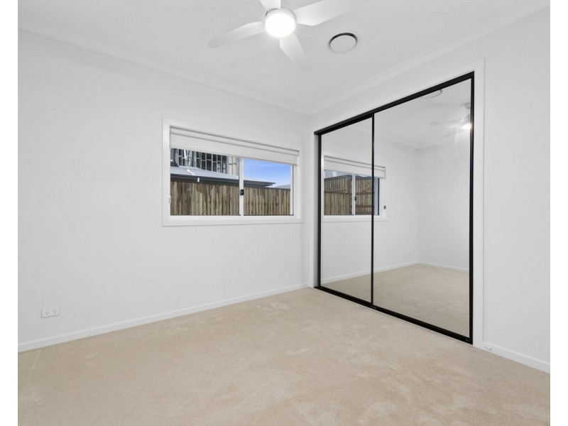 33 Kynoch Crescent, Mount Kynoch QLD 4350