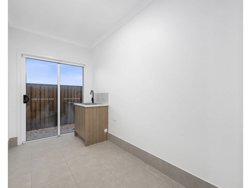33 Kynoch Crescent, Mount Kynoch QLD 4350