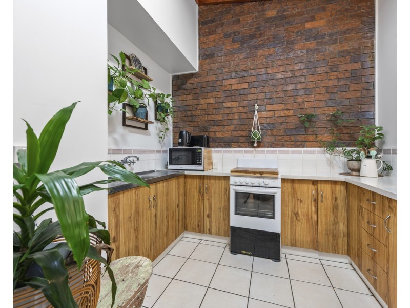 8/1 Whichello Street, Newtown QLD 4350
