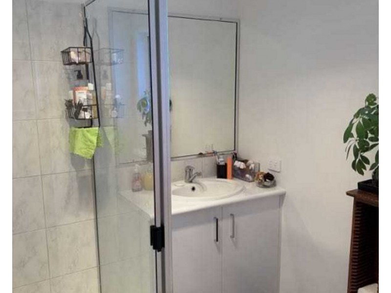 Room 2//240 Gatton Esk Road, Lake Clarendon QLD 4343