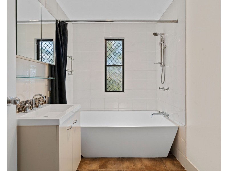 19 Perry Street, Harlaxton QLD 4350