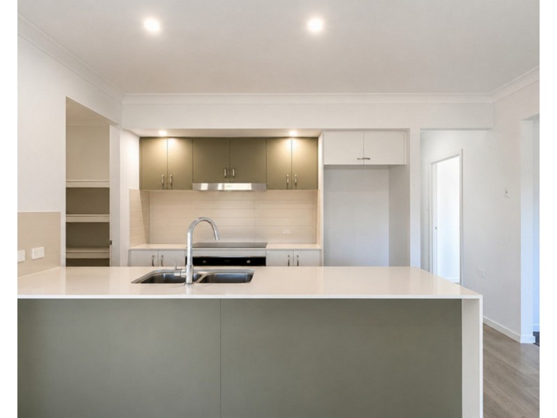 43 Ace Drive, Glenvale QLD 4350