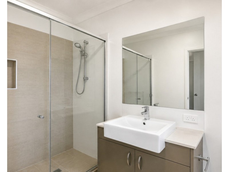 43 Ace Drive, Glenvale QLD 4350