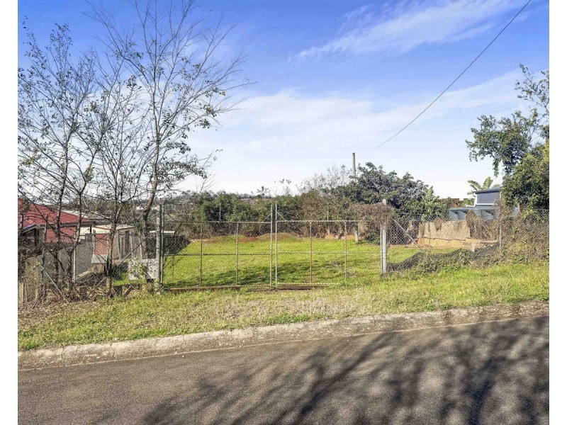 8 Vanity Street, Rockville QLD 4350