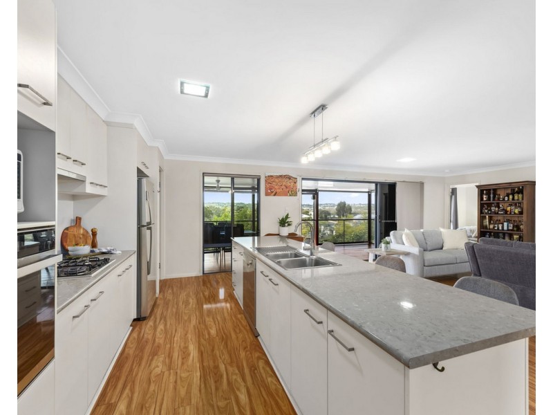 6 Sawyers Court, Gowrie Junction QLD 4352