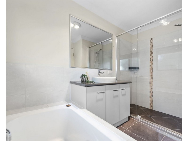 6 Sawyers Court, Gowrie Junction QLD 4352