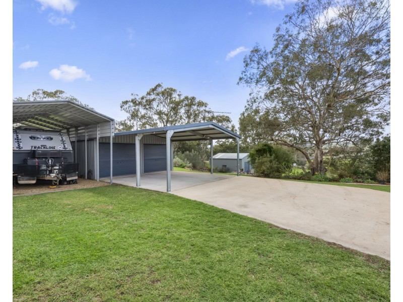 6 Sawyers Court, Gowrie Junction QLD 4352
