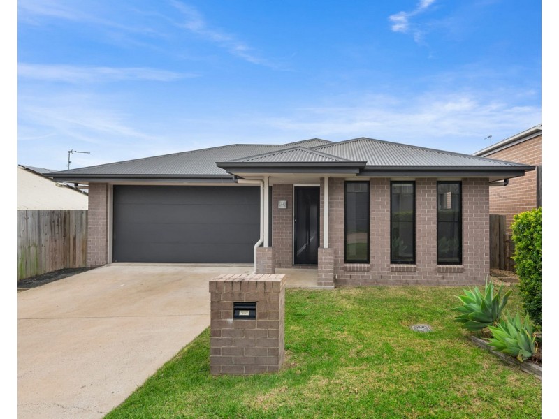 13 Diva Lane, Glenvale QLD 4350