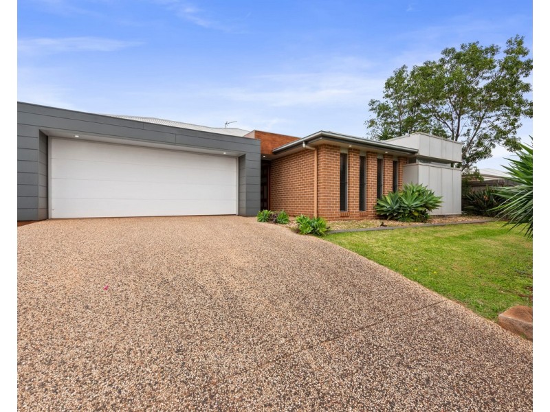 11 Sportsman Drive, Kleinton QLD 4352