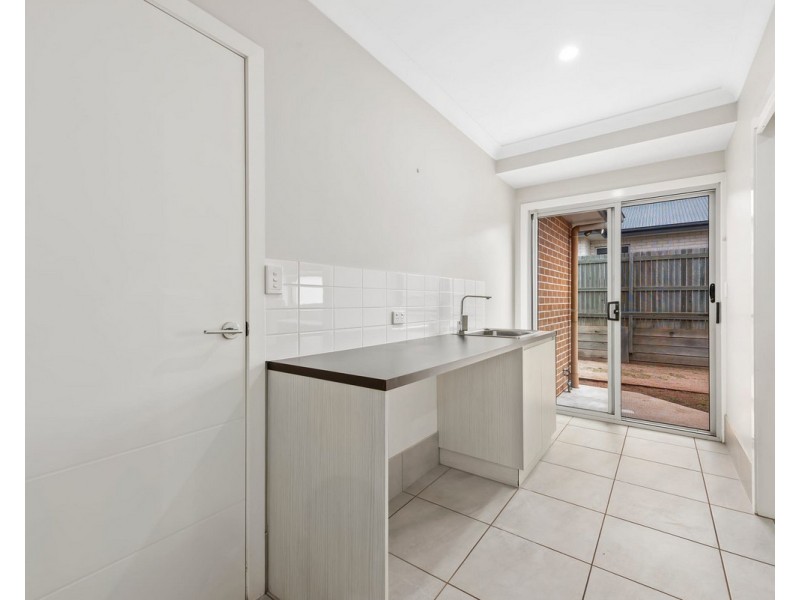 11 Sportsman Drive, Kleinton QLD 4352