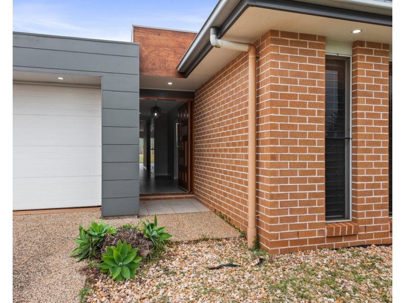11 Sportsman Drive, Kleinton QLD 4352