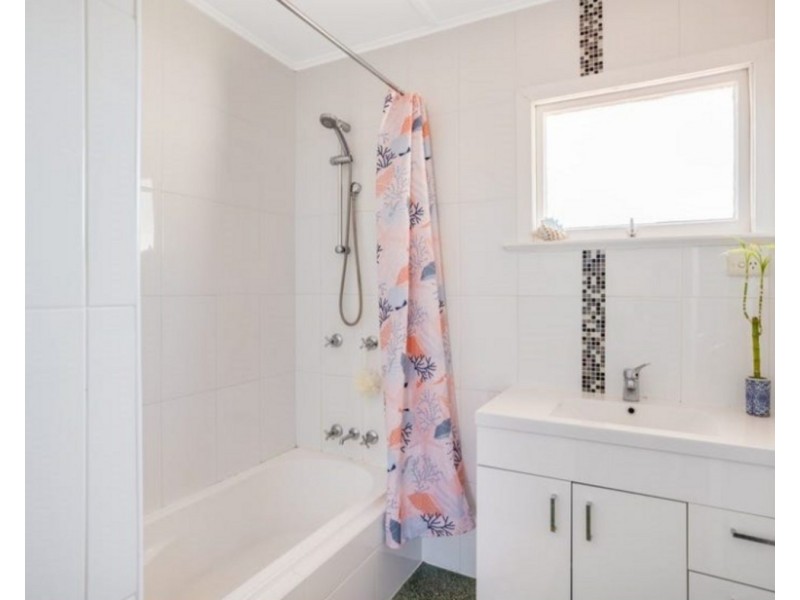 8 Empress Street, Centenary Heights QLD 4350