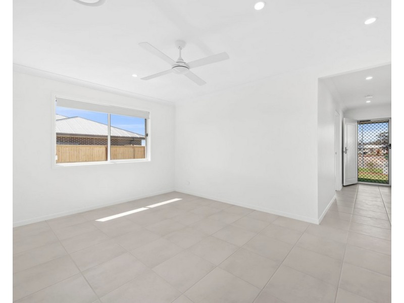 8 Maynes Street, Rosenthal Heights QLD 4370