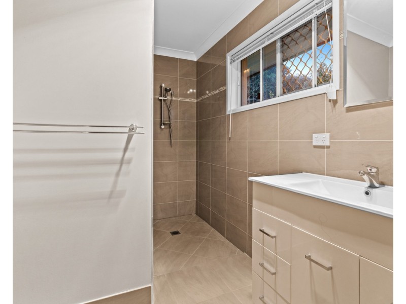 73 Debra Street, Centenary Heights QLD 4350