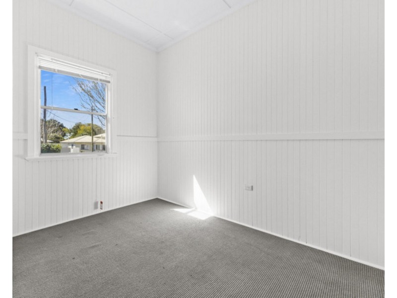 40 Wallace Street, Newtown QLD 4350