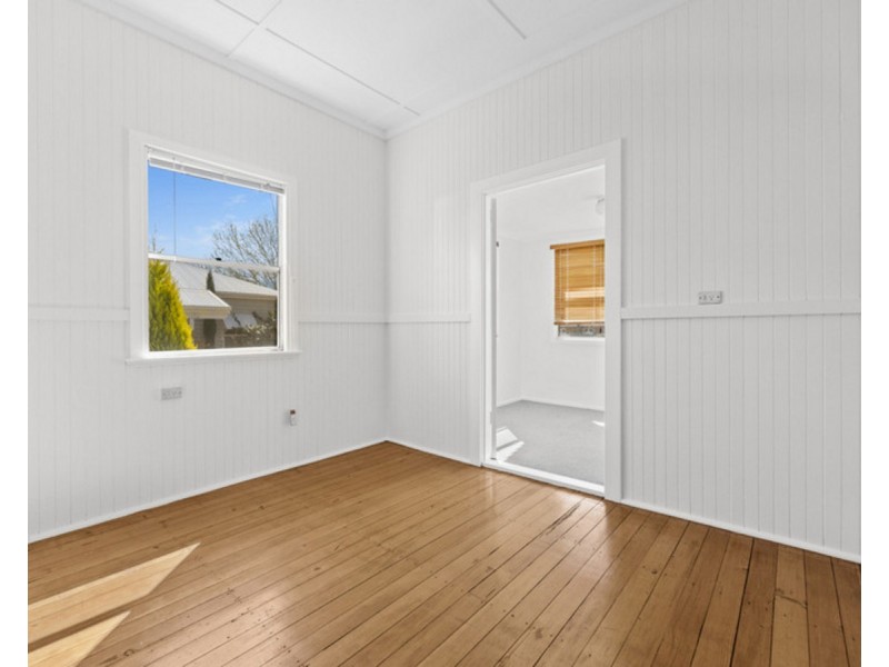 40 Wallace Street, Newtown QLD 4350
