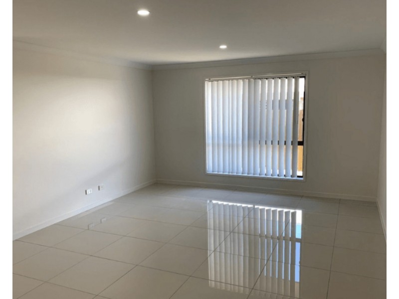 16 Stoneywood Crescent, Fernvale QLD 4306