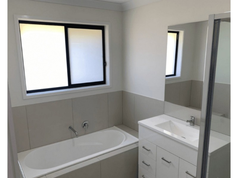 16 Stoneywood Crescent, Fernvale QLD 4306