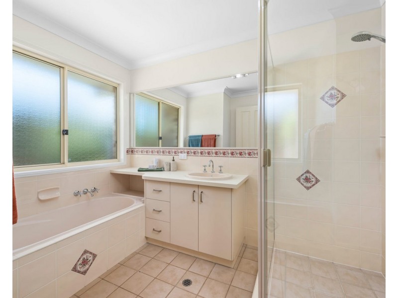 6 Pendlebury Court, Highfields QLD 4352