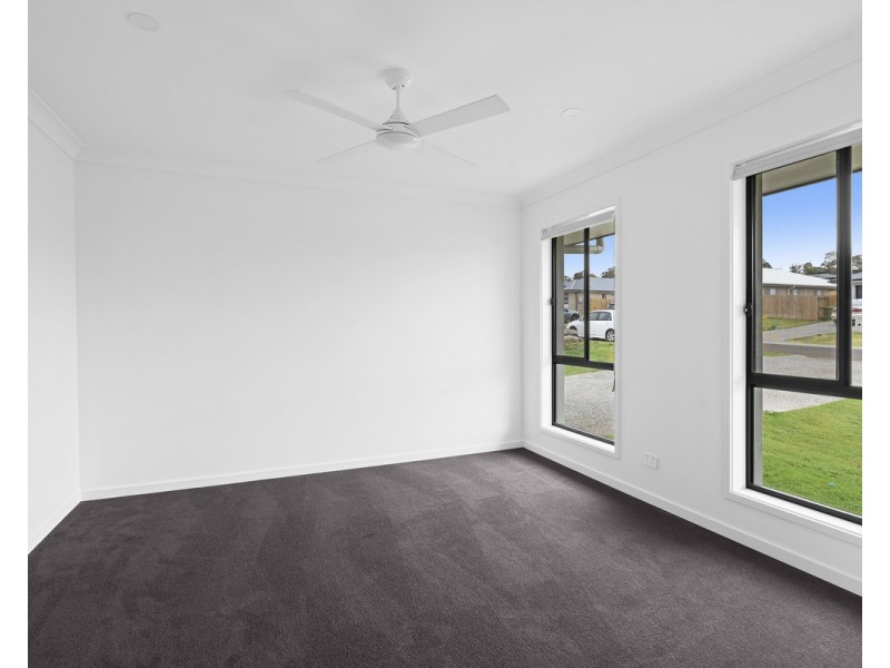 12 Clara May Street, Cotswold Hills QLD 4350