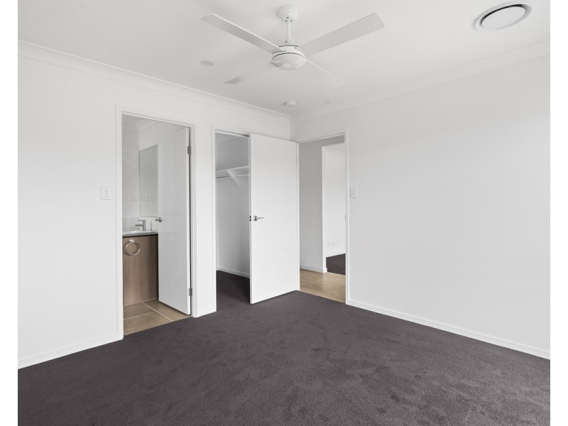 12 Clara May Street, Cotswold Hills QLD 4350