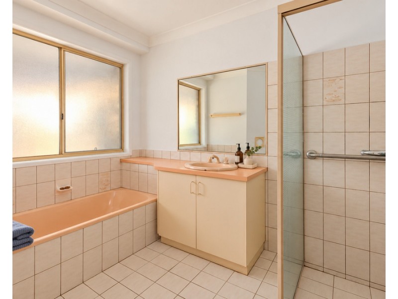324 Hursley Road, Glenvale QLD 4350