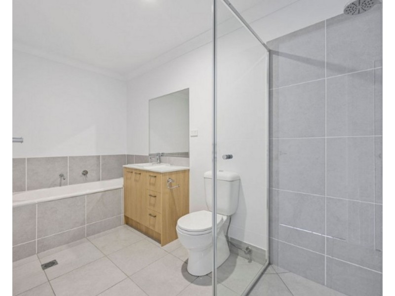 1/30 Reaside Road, Walloon QLD 4306
