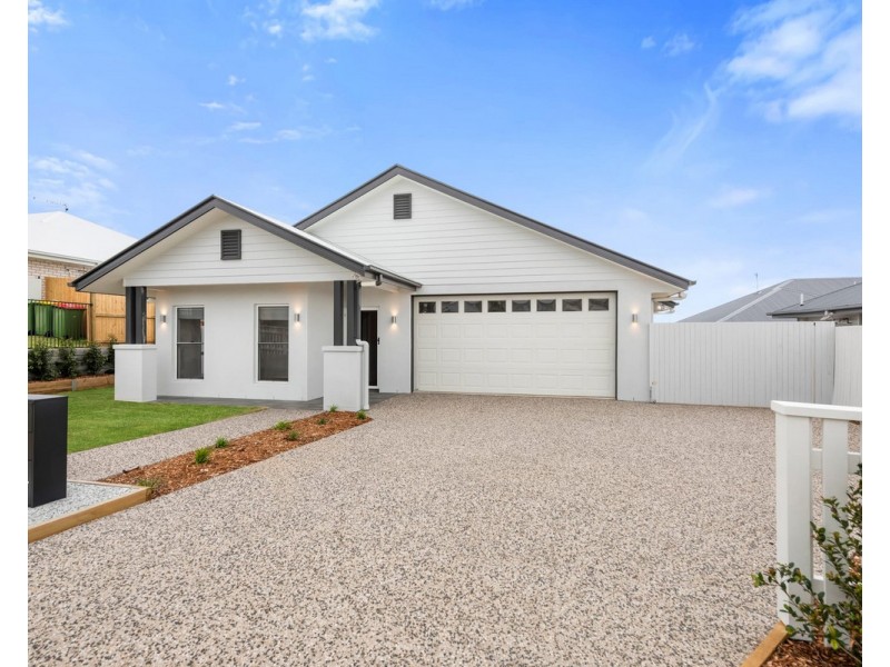 17 Dunmall Crescent, Glenvale QLD 4350