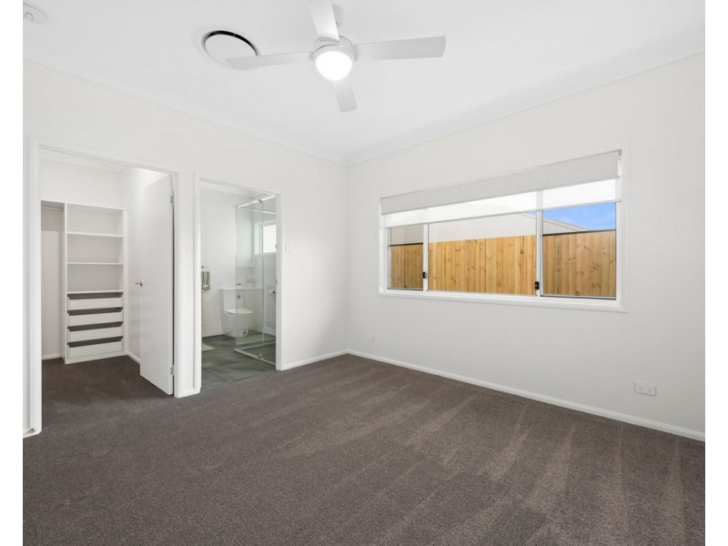 17 Dunmall Crescent, Glenvale QLD 4350