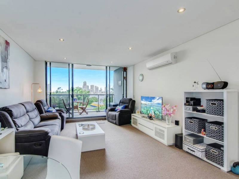 713/2 Aqua Street, Southport QLD 4215